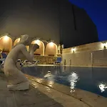 6 Bedroom With Large Private Pool Ghajn Melel