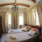 6 Bedroom With Large Private Pool *