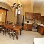 6 Bedroom With Large Private Pool בית נופש