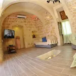 6 Bedroom With Large Private Pool Ghajn Melel