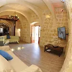 בית נופש 6 Bedroom With Large Private Pool *
