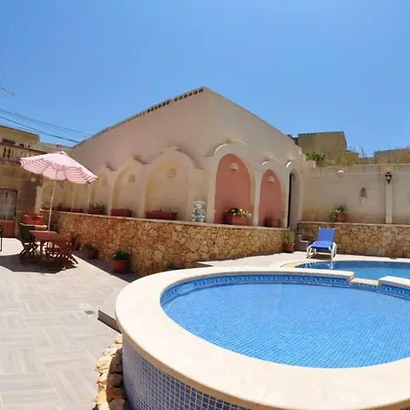 6 Bedroom With Large Private Pool