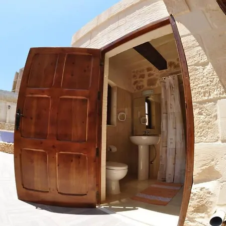 6 Bedroom With Large Private Pool * Ghajn Melel