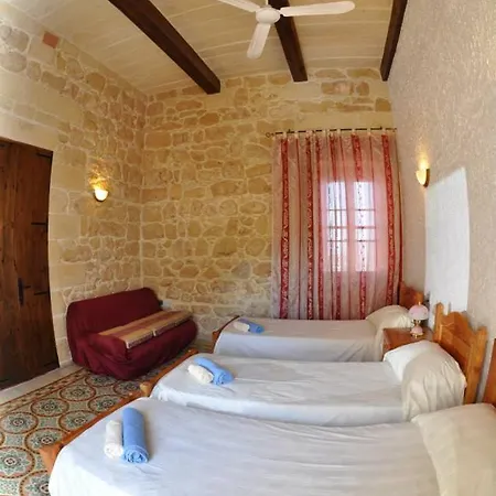 6 Bedroom With Large Private Pool Case de vacanță *